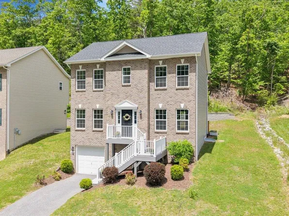 4362 William Ct, Roanoke, VA 24018