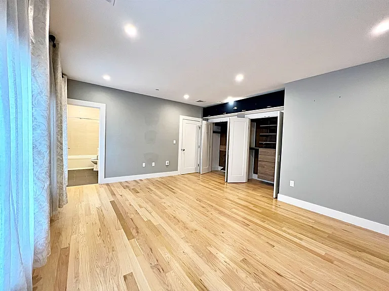 186 Havre St #8 — Photo 22