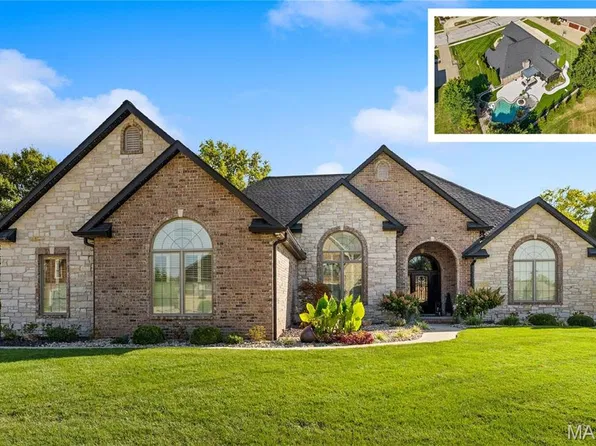 348 Forest Oaks Dr, Caseyville, IL 62232