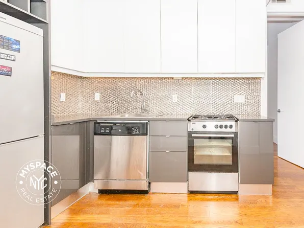 1625 Putnam Avenue image 1 of 15