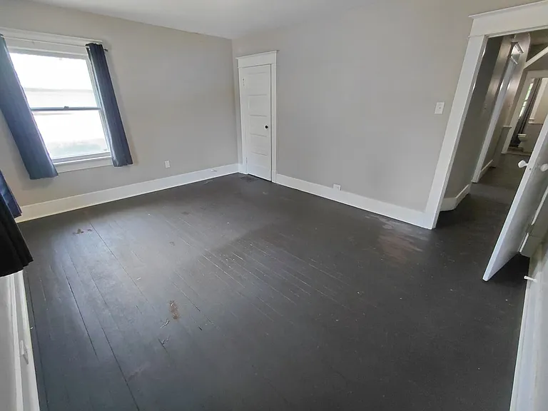 318 S 15th St — Photo 5