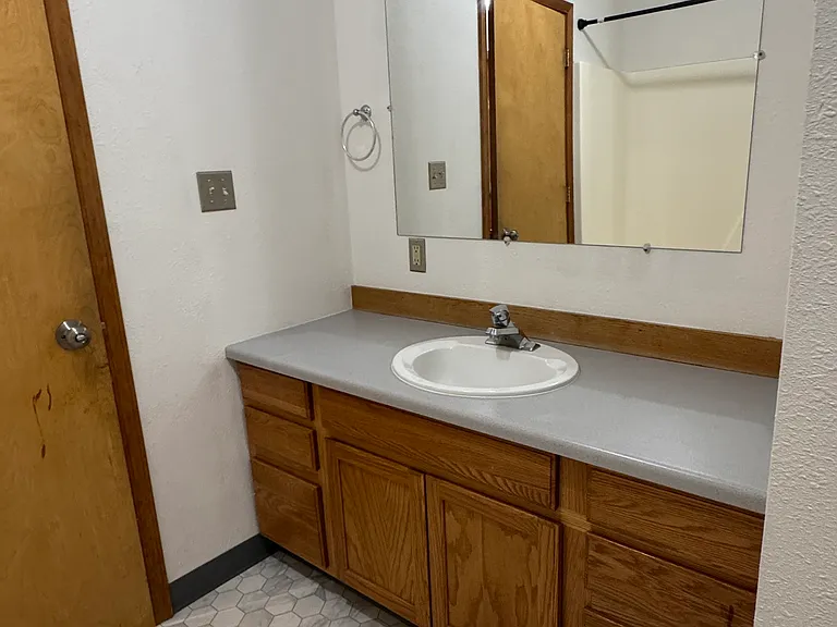 1627 Poplar St #1 — Photo 2