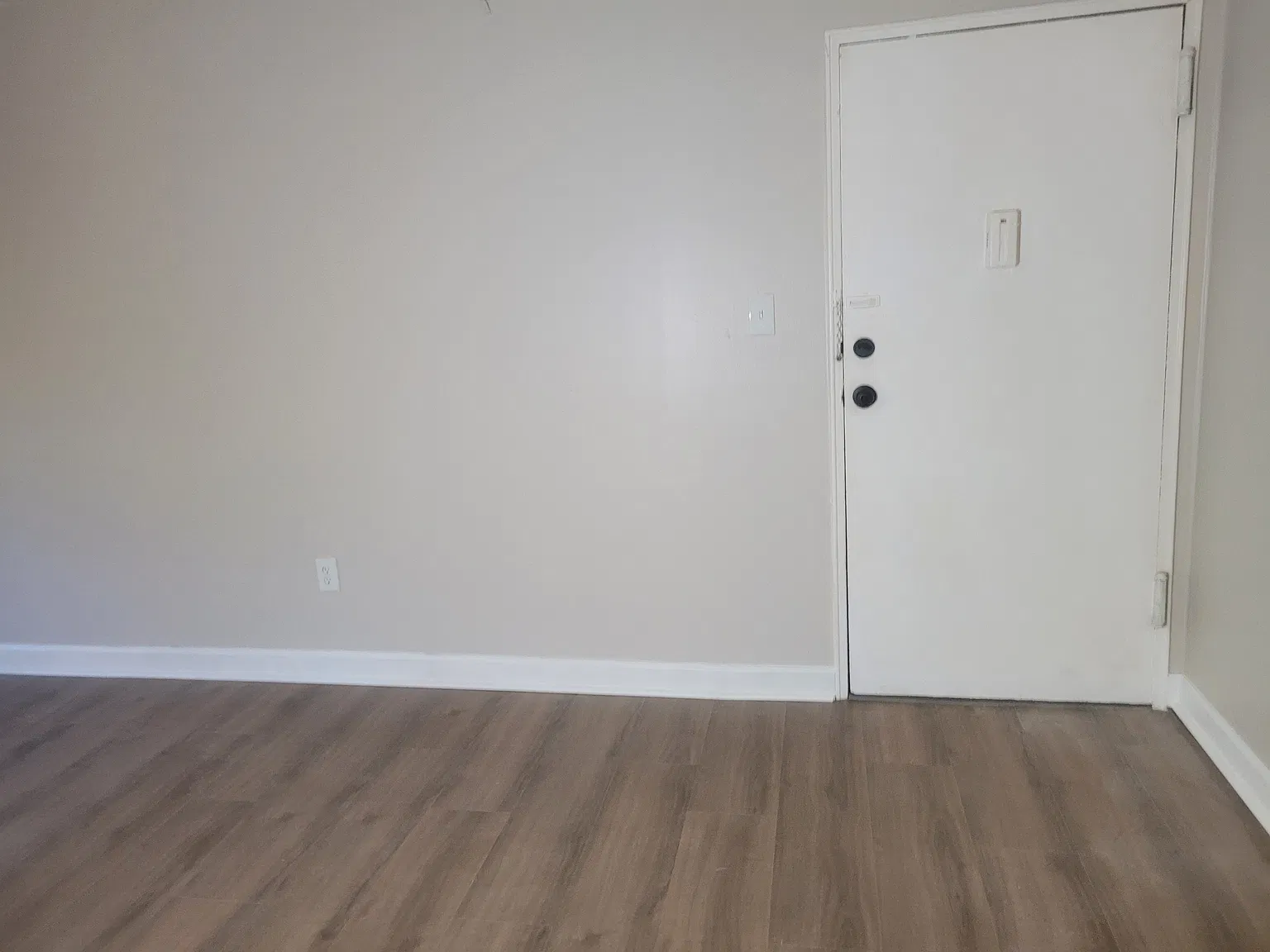 1 bed, 700 sqft, $1,900 — Photo 1