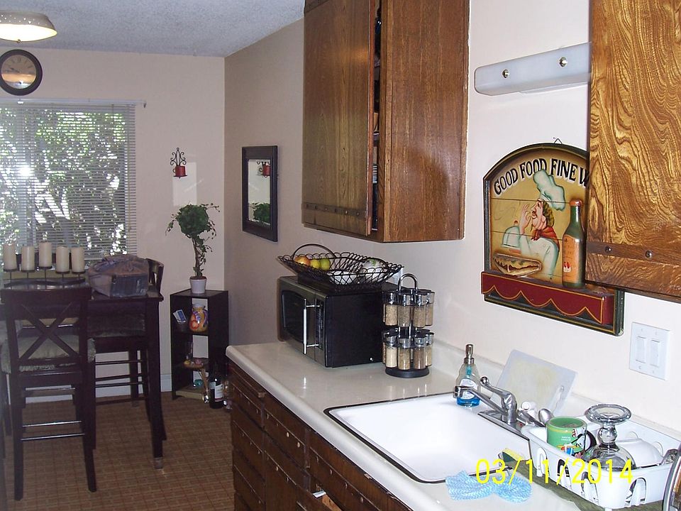 1st image of 1084 Delna Manor Ln APT 3