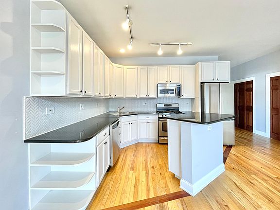 5th image of 1637 N Western Ave #2N