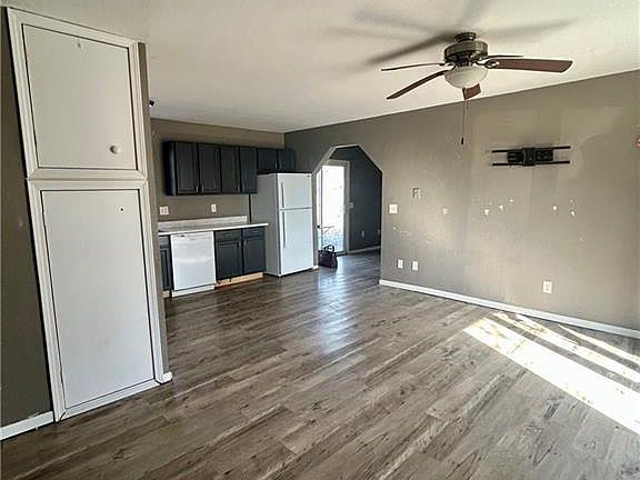 3rd image of 37402 E Blank St