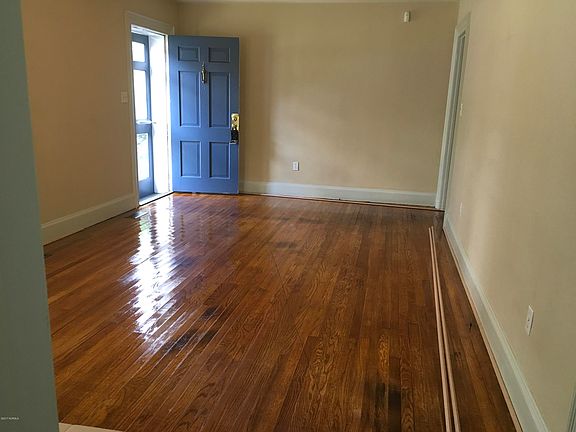 3rd image of 303 Charlotte Street