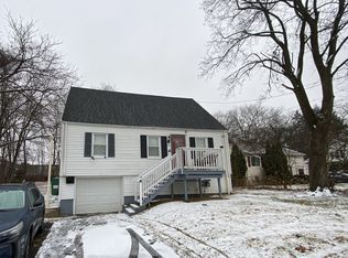 10 Woodford Dr, Bloomfield, CT 06002