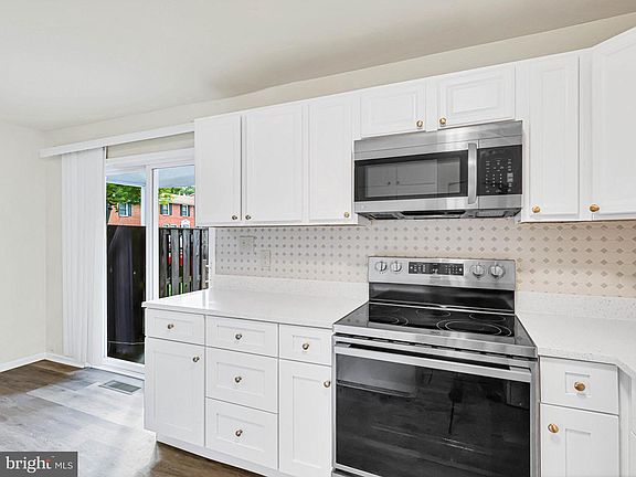 3rd image of 226 N Auburn Dr