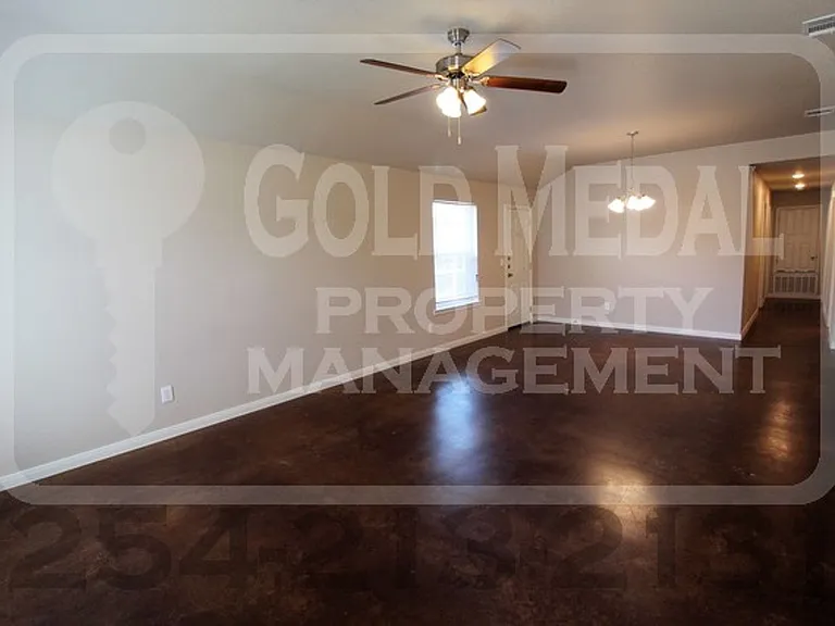 1809 Aztec Trce — Photo 3