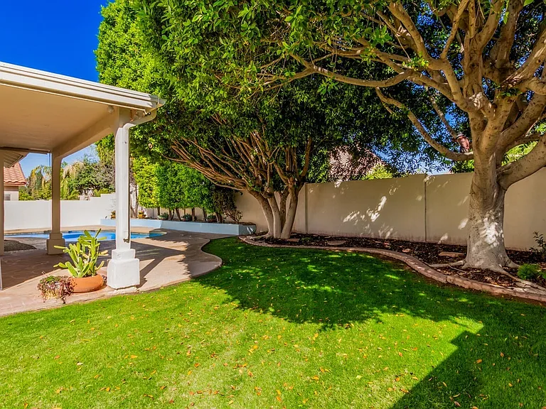 2026 E Cortez Dr — Photo 23