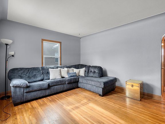 4th image of 815 Ashland Ave