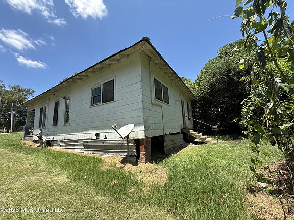 4th image of 406 Elmwood St