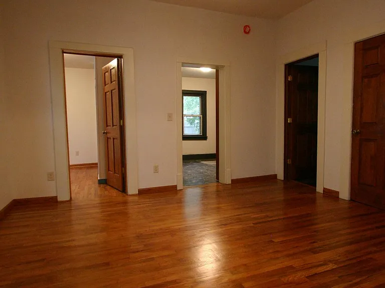 805 4th St SE — Photo 12