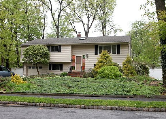 5th image of 49 Glendale Ave