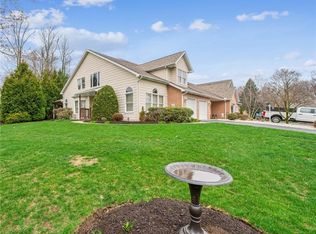 40 Lakeridge Dr, Greensburg, PA 15601