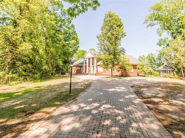 12100 Ganesh Ln, Chester, VA 23836