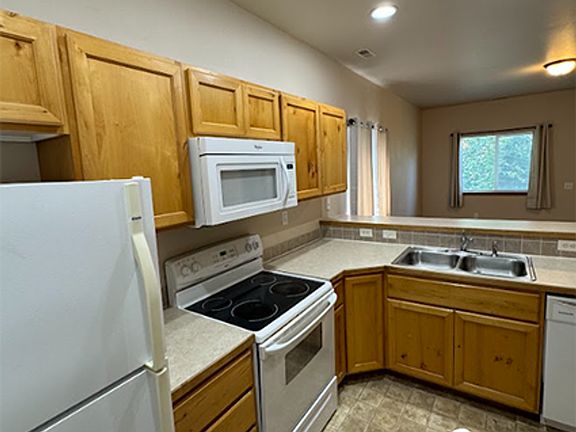 4th image of 35 S White Oak Ln APT 103