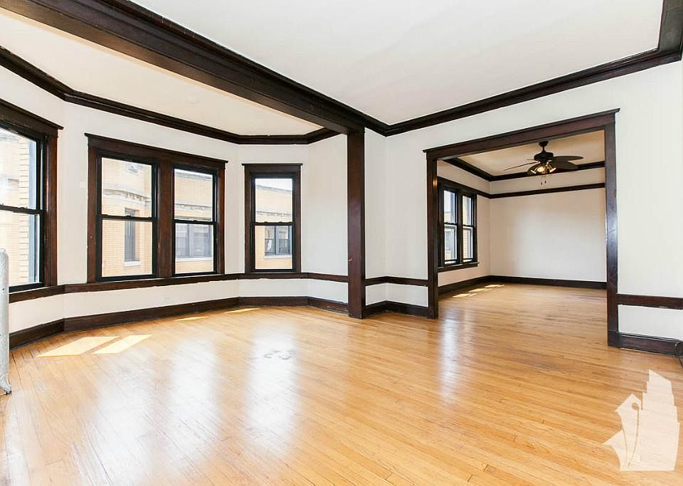 1st image of 2420 N Sawyer Ave #2426-2E