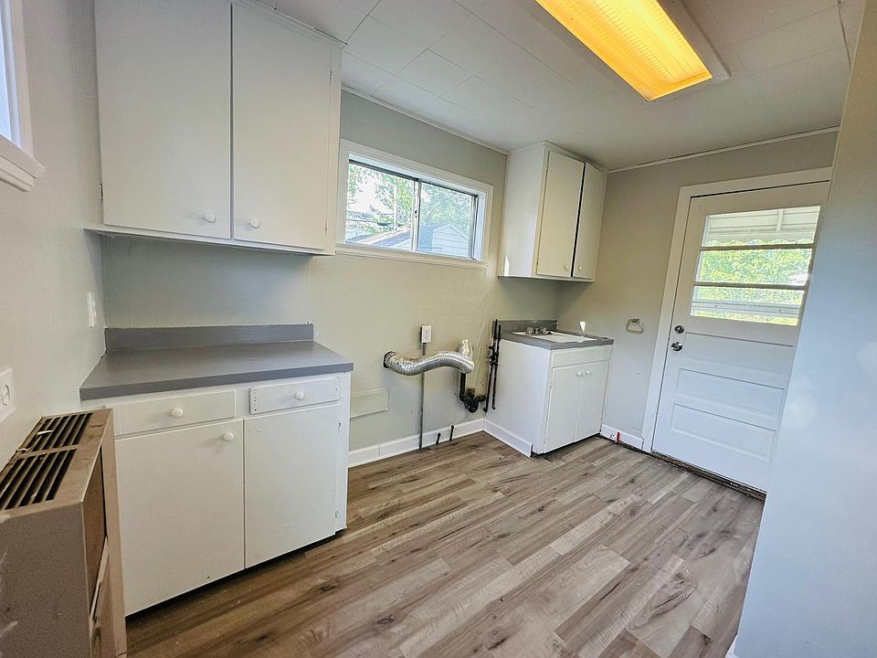 1st image of 21403 Clare Ave