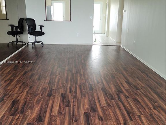 2nd image of 1075 NE Miami Gardens Dr APT 509