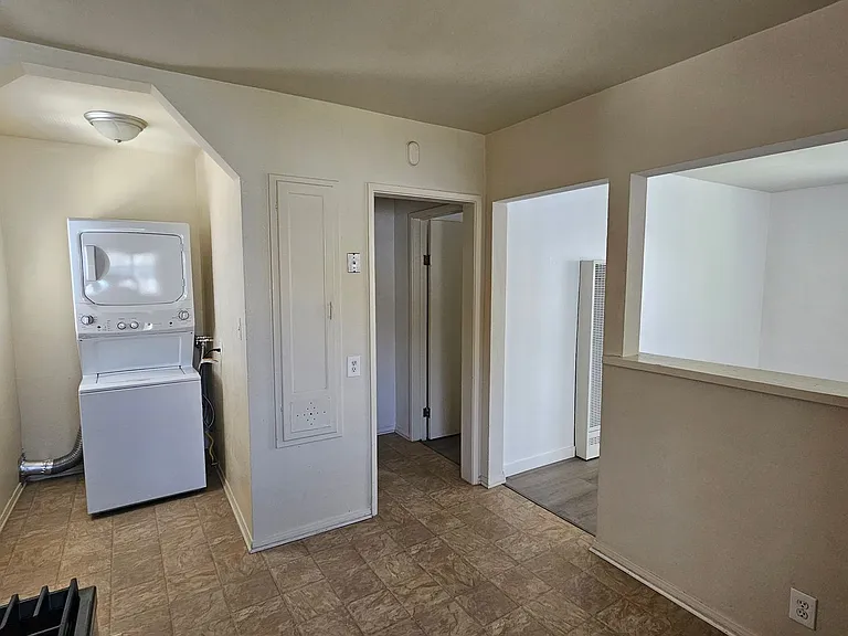 2522 2522 1/2mlancaster Ave — Photo 15
