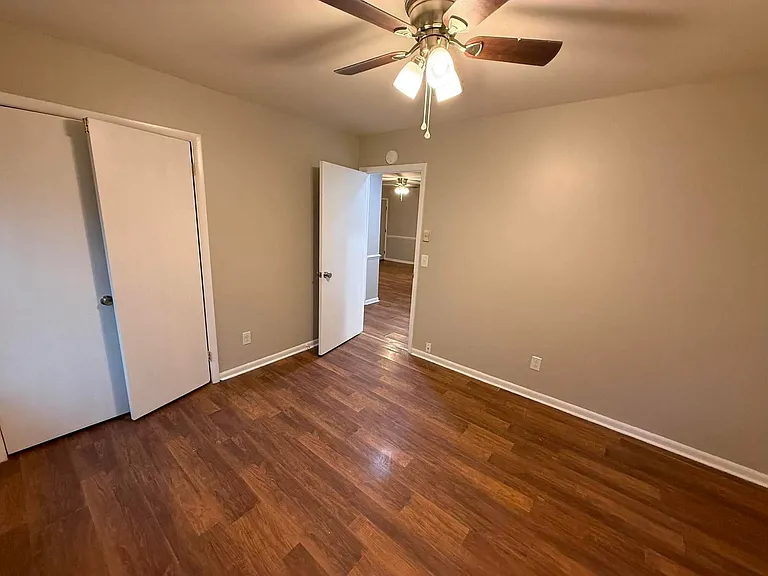 317 Longview Dr — Photo 6