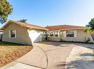 1411 Cromwell Dr, Tarpon Springs, FL 34689