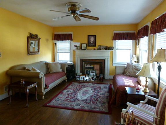 2nd image of 1307 Cedar Ln