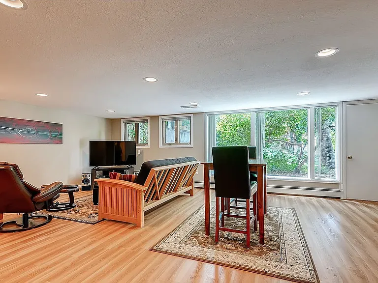 1375 Normandy Rd — Photo 8