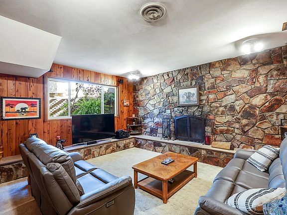 5th image of 1550 Pepper Dr