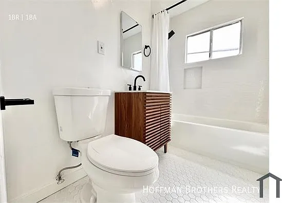 716 W 81st St #10A — Photo 8
