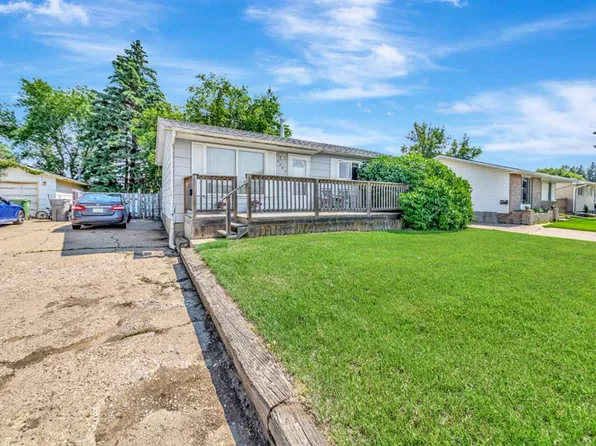 3009 W 49th Ave, Lloydminster, SK S9V 1C7