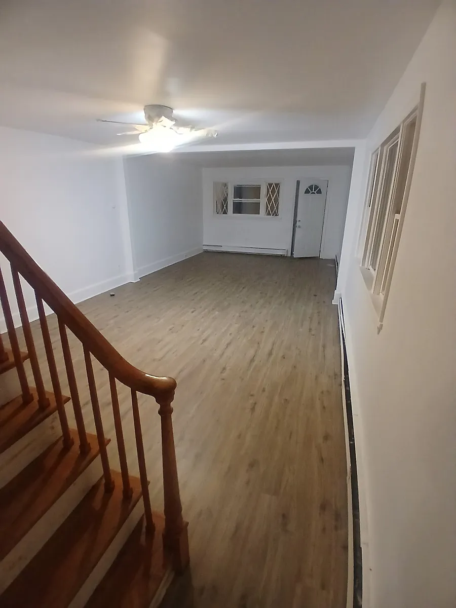 Building Photo - 303 E Grove St #2