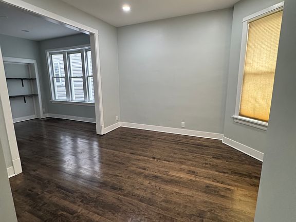 2nd image of 3815 N Whipple St #1