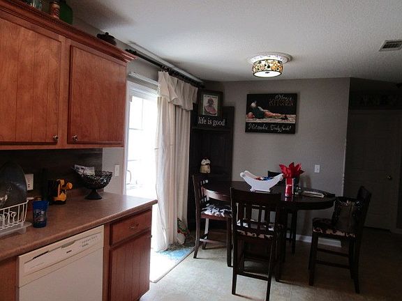 5th image of 605 S Herrington St