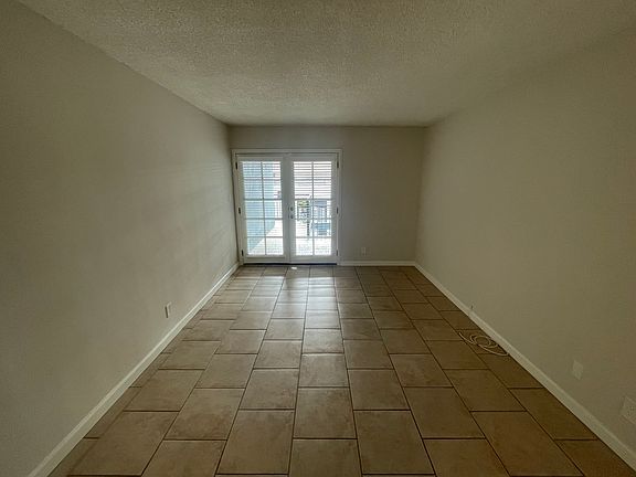 3rd image of 3101 E 5th St APT 6
