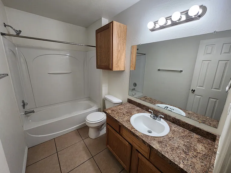 1418 S Mississippi Ave — Photo 9