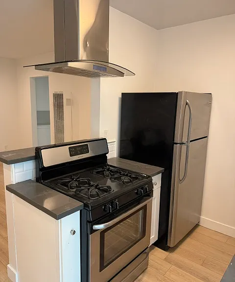 12746 Caswell Ave — Photo 2