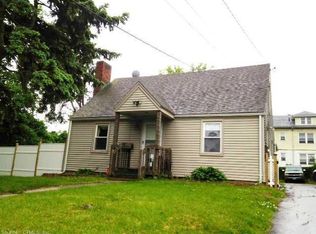 411 Quaker Ln S, West Hartford, CT 06119