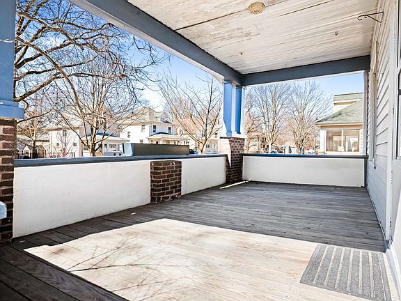 4th image of 410 Woodland Ave