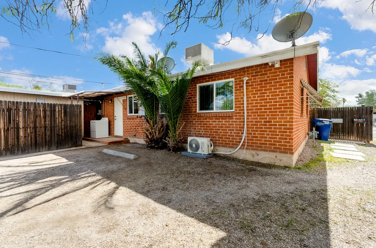 Building Photo - 1345 E Grant Rd #1