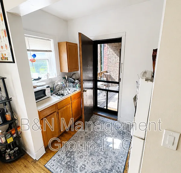 1065 W Dakin St #2 — Photo 8