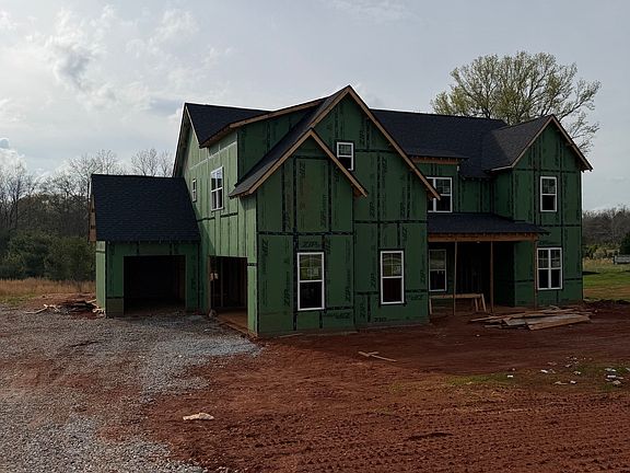 4th image of 137 Twin Oaks Dr