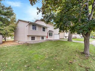 2978 Princeton Dr, Mishawaka, IN 46544