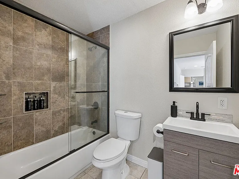 3707 Exposition Blvd — Photo 20