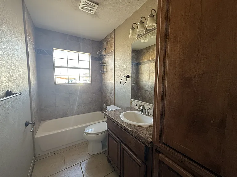 3403 Thomas Ave — Photo 5