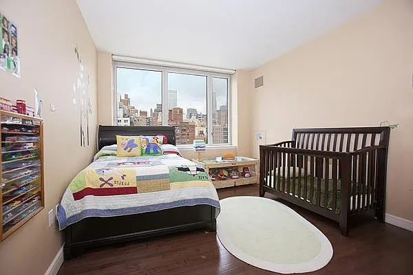 Sold by R New York | media 30