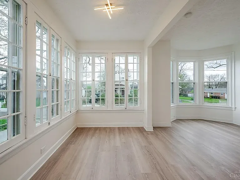 6832 Kenton Ave — Photo 6