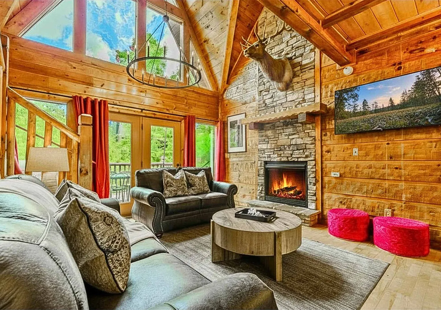 Pigeon Forge & Dollywood | Game room | Sleeps 12 — Photo 4